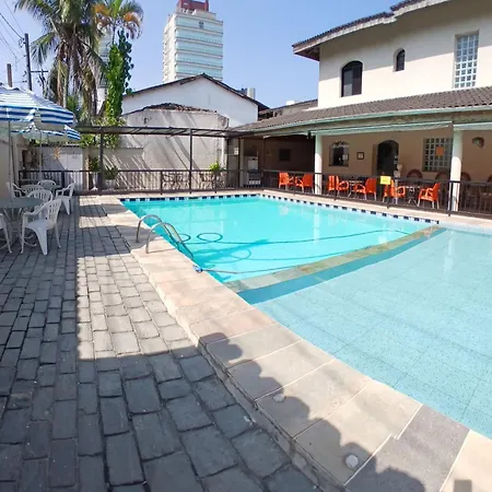 Pousada Parque Suites - Estacionamento e Piscina na Enseada-2